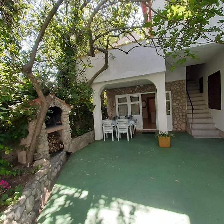 Apartment Spanjol Anka Rab Town Luaran gambar