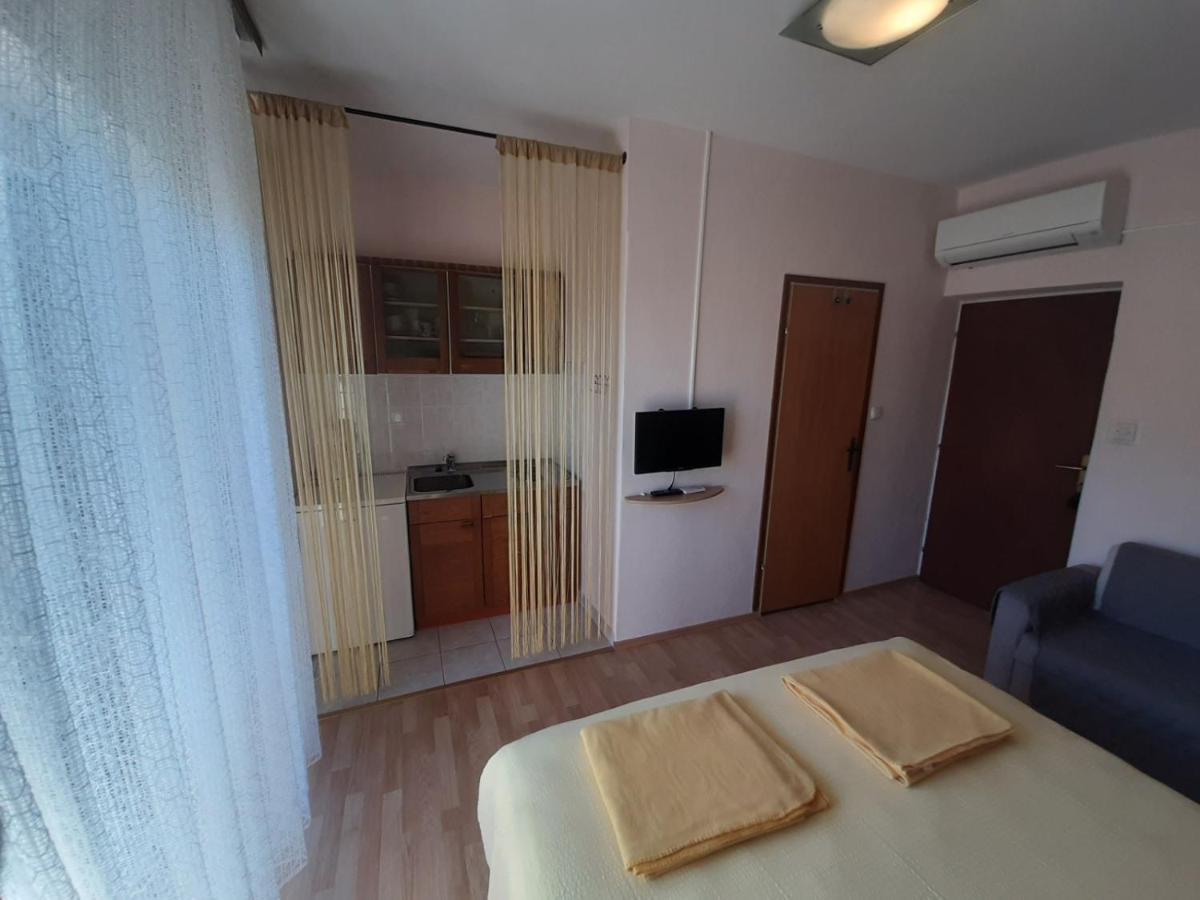 Apartment Spanjol Anka Rab Town Luaran gambar
