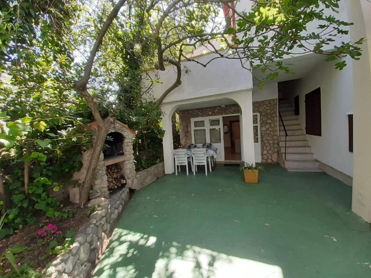 Apartment Spanjol Anka Rab Town Luaran gambar