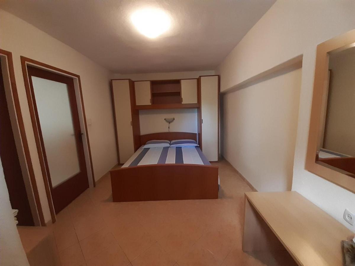 Apartment Spanjol Anka Rab Town Luaran gambar